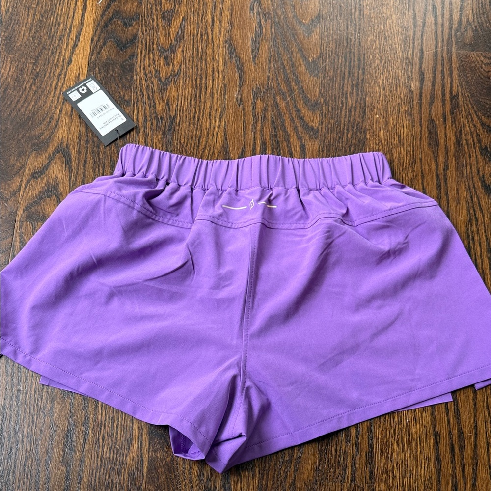 NWT Peloton 3" Output Geometric Run Short - Picture 9 of 10